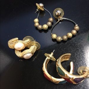 Earrings can be sold in pairs or all for one money